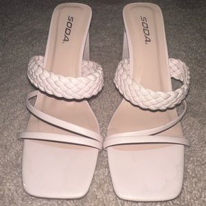 Nude/Cream heeled sandals